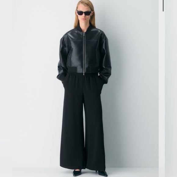 Aritzia Wilfred Wide Leg Cropped Black Palazzo Pants $128 Size S - Picture 5 of 5